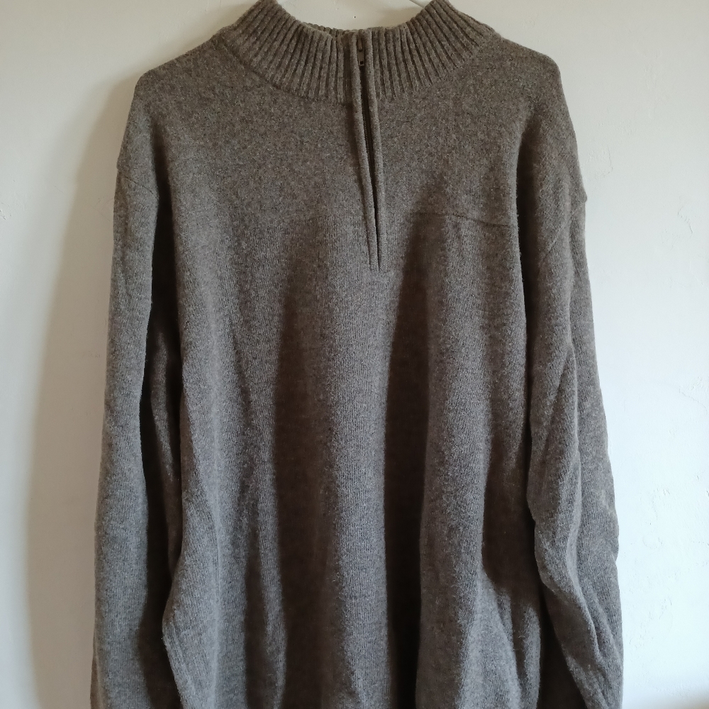 Legendary Whitetails men's pullover